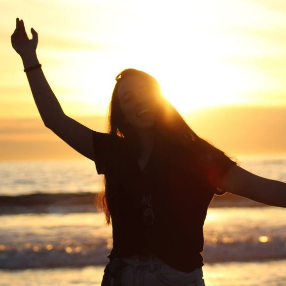 Meet your Posher, Olivia - Picture 1 of 1